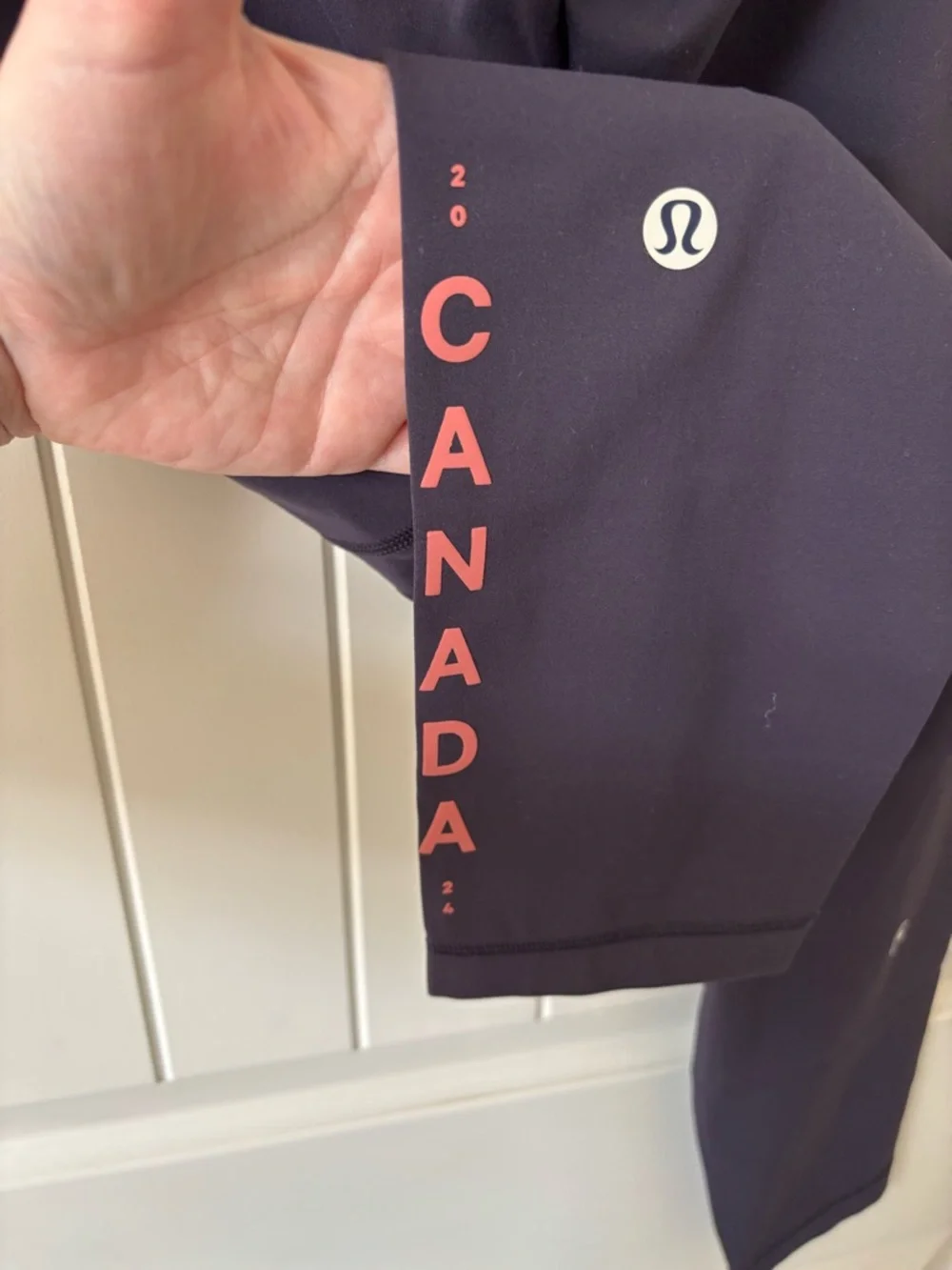 lululemon Team Canada Aligns High-Rise Dark Purple Leggings Size 8 - Picture 6 of 7